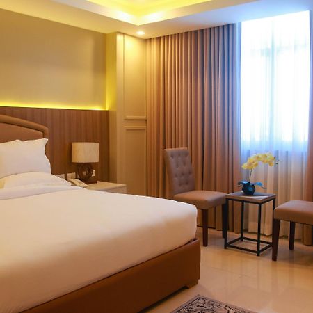 Pavia Iloilo Gateway Hotel And Suites מראה חיצוני תמונה