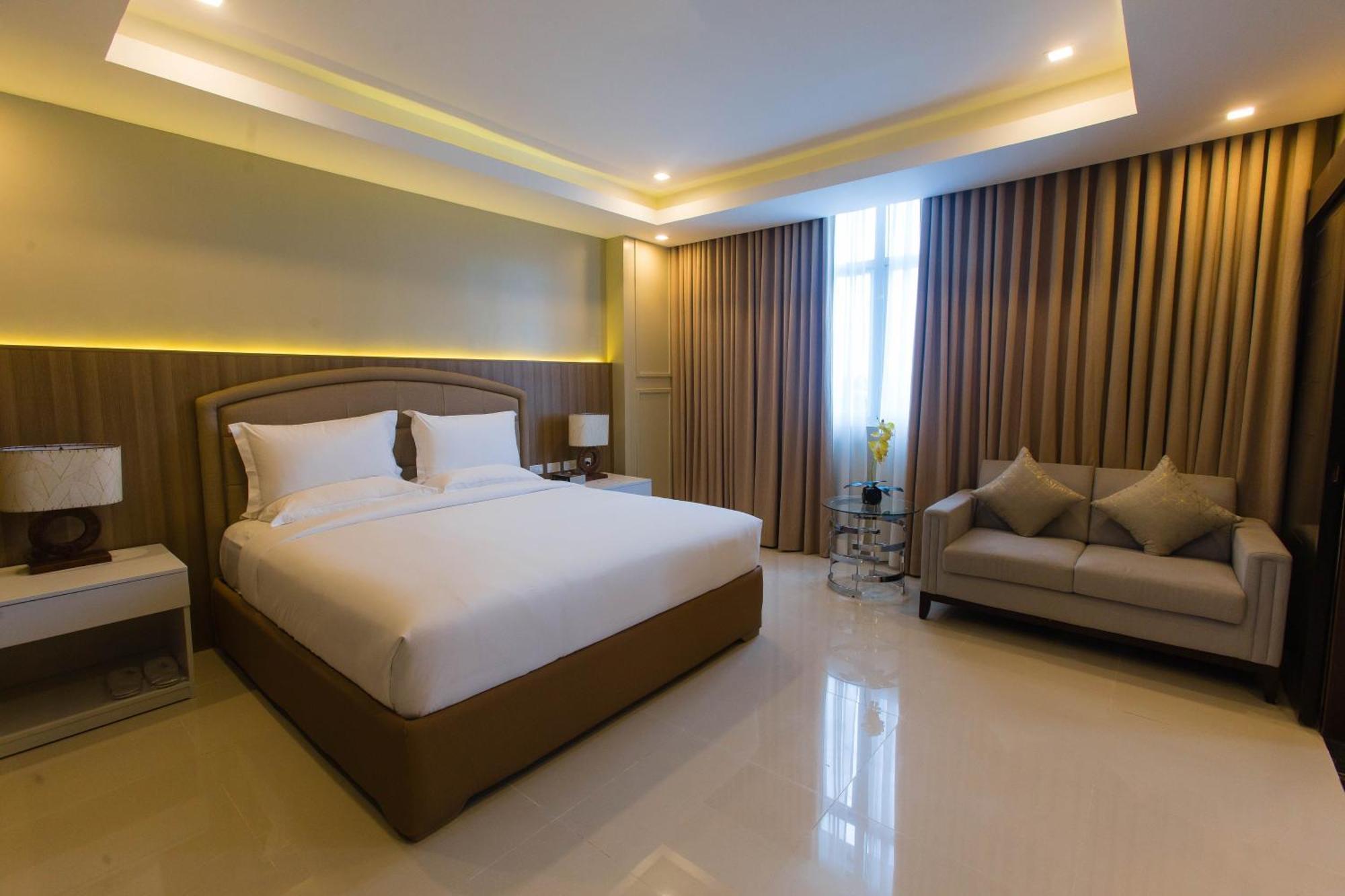 Pavia Iloilo Gateway Hotel And Suites מראה חיצוני תמונה