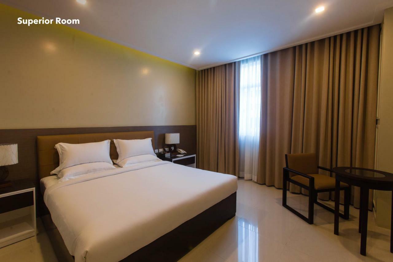 Pavia Iloilo Gateway Hotel And Suites מראה חיצוני תמונה